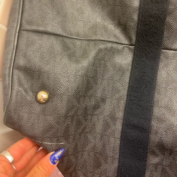 Michael kors jet set weekender bag in black & gold - Picture 5 of 10